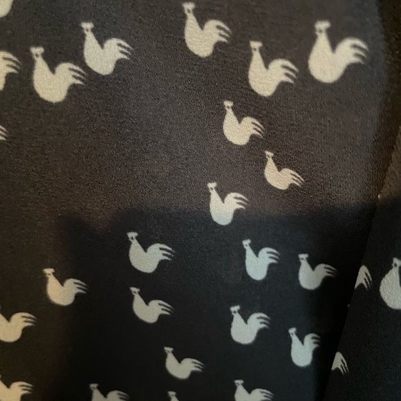 Loft hen/rooster print blouse, size M - Picture 3 of 5